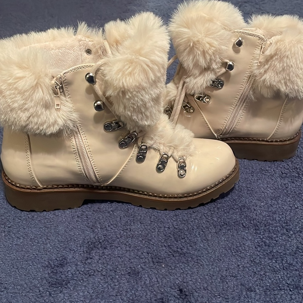 Cream faux Fur Kelly and Katie